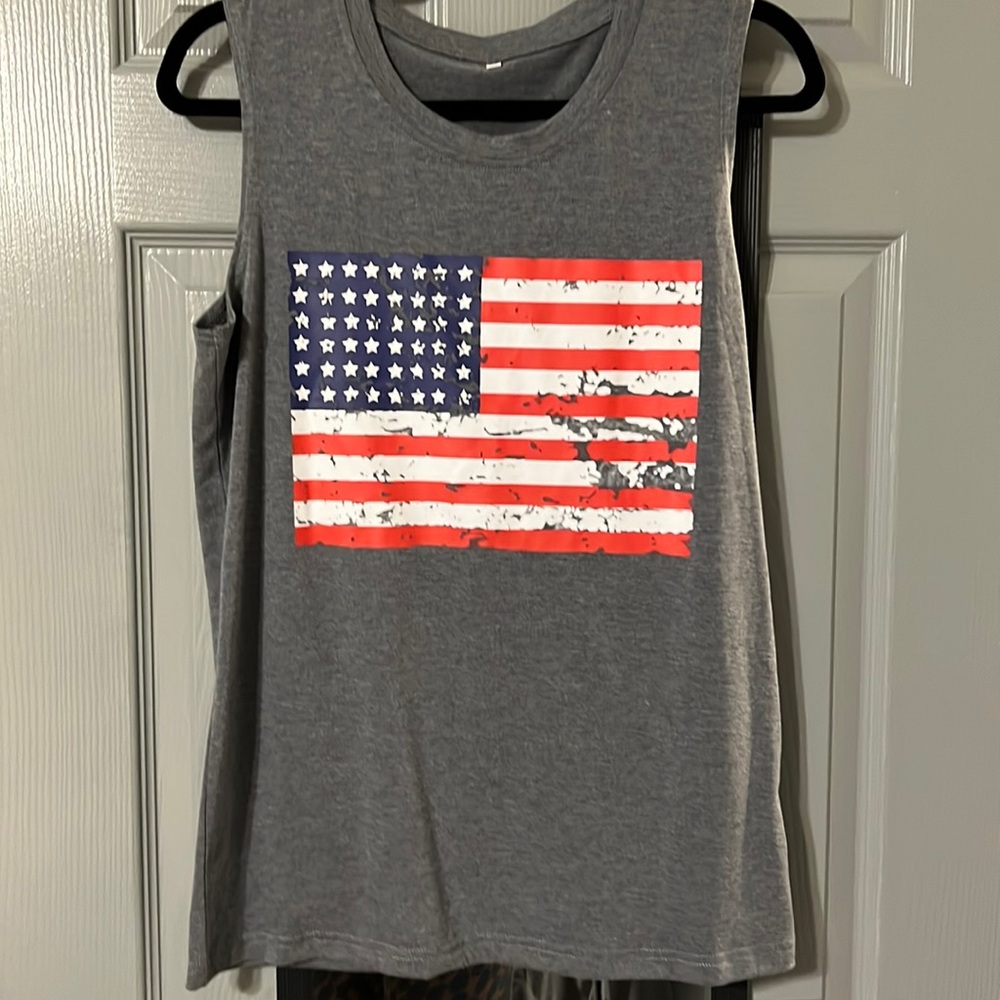 Women’s Distressed American Flag Tank Size Medium Grey New Without Tags